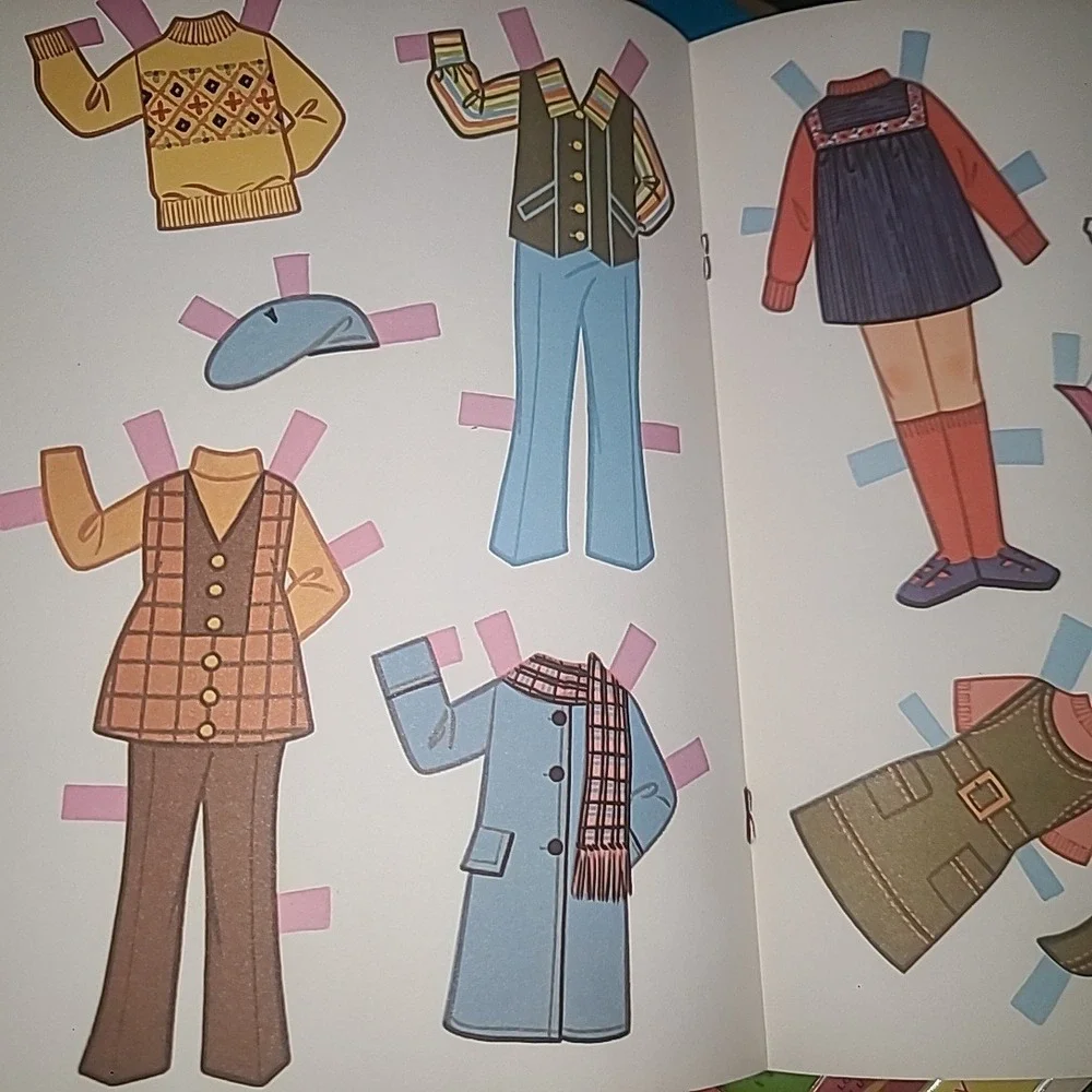 Sally Doll Book Lowe 1835 Vintage‎ Uncut Paper Dolls Clothes Stand Up